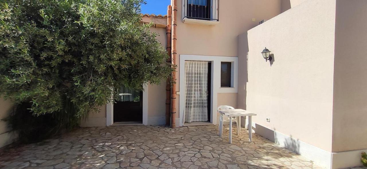 Bed and Breakfast Casolare Nelle Saline Torre Nubia Екстер'єр фото