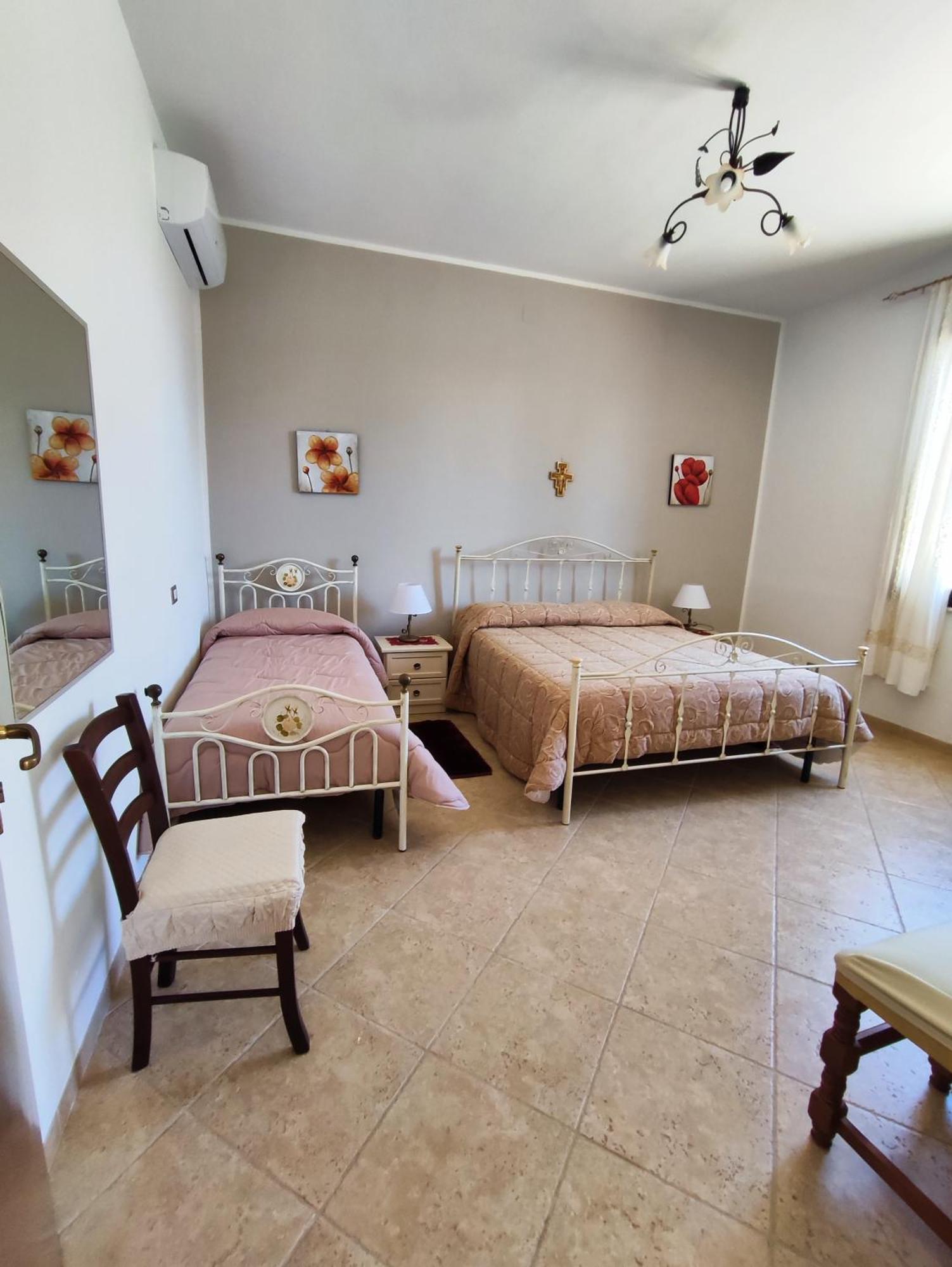 Bed and Breakfast Casolare Nelle Saline Torre Nubia Екстер'єр фото