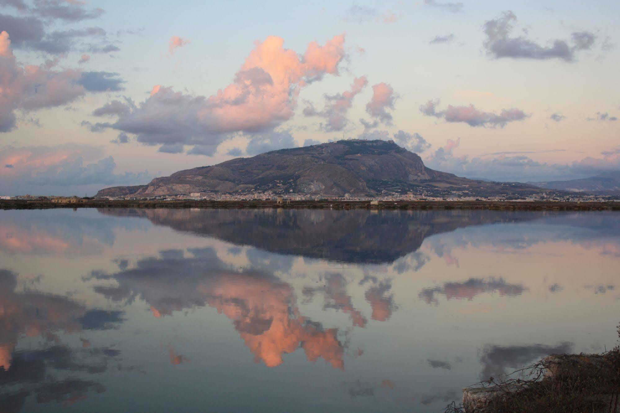 Bed and Breakfast Casolare Nelle Saline Torre Nubia Екстер'єр фото